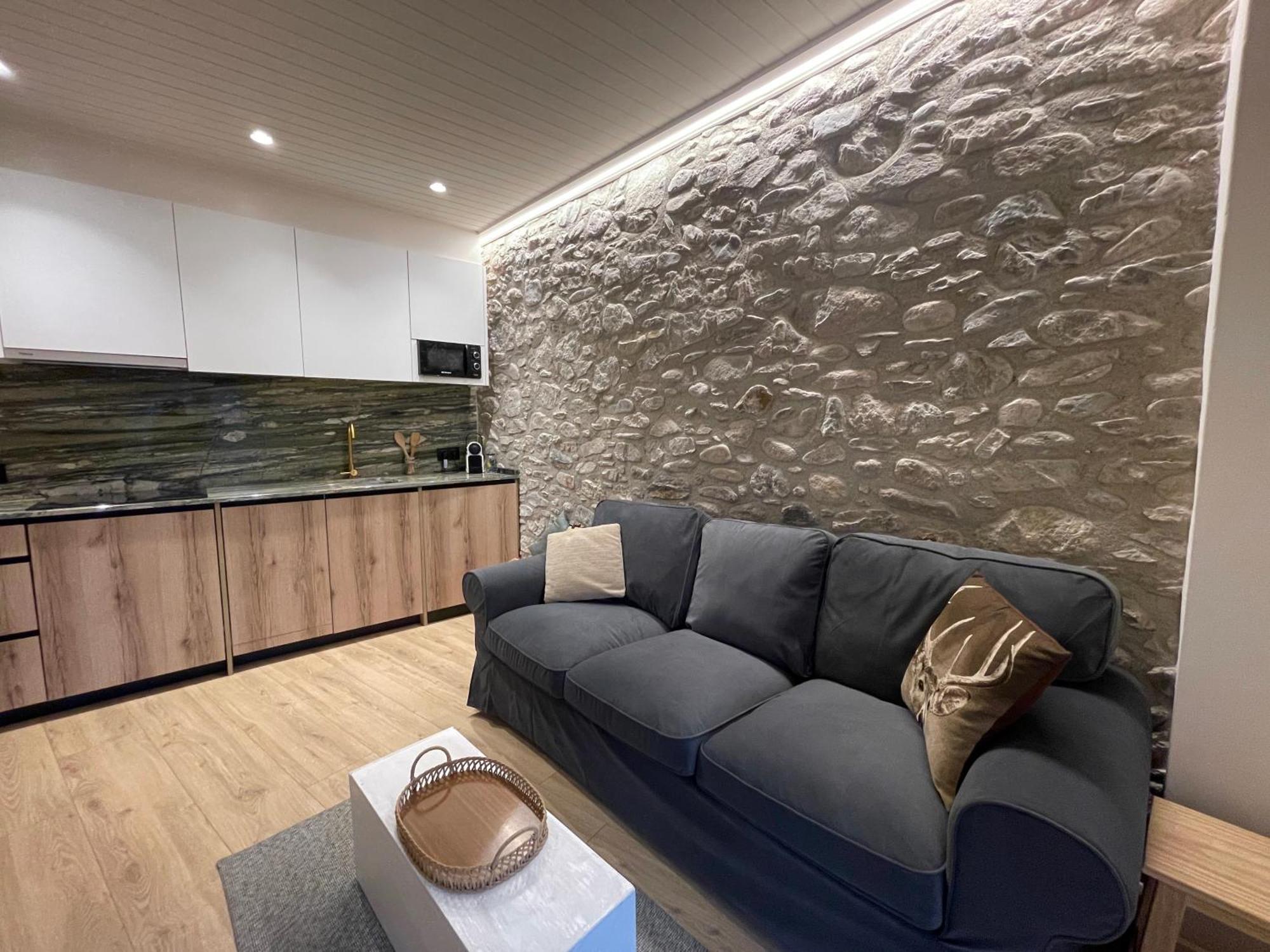 Apartamento Colgante Al Rio Con Vistas Al Puente 캄프로돈 외부 사진